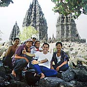 'Indonesians in front of Prambanan Temples' by Asienreisender
